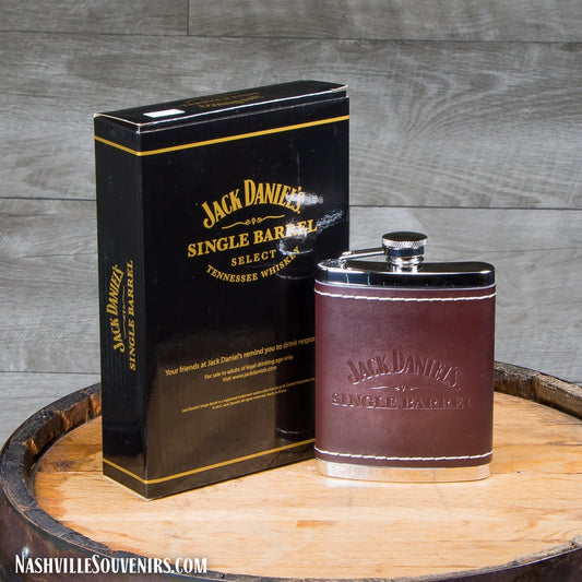 Officially licensed Jack Daniels Single Barrel Leather Flask.  FREE SHIPPING on all US orders over $75!