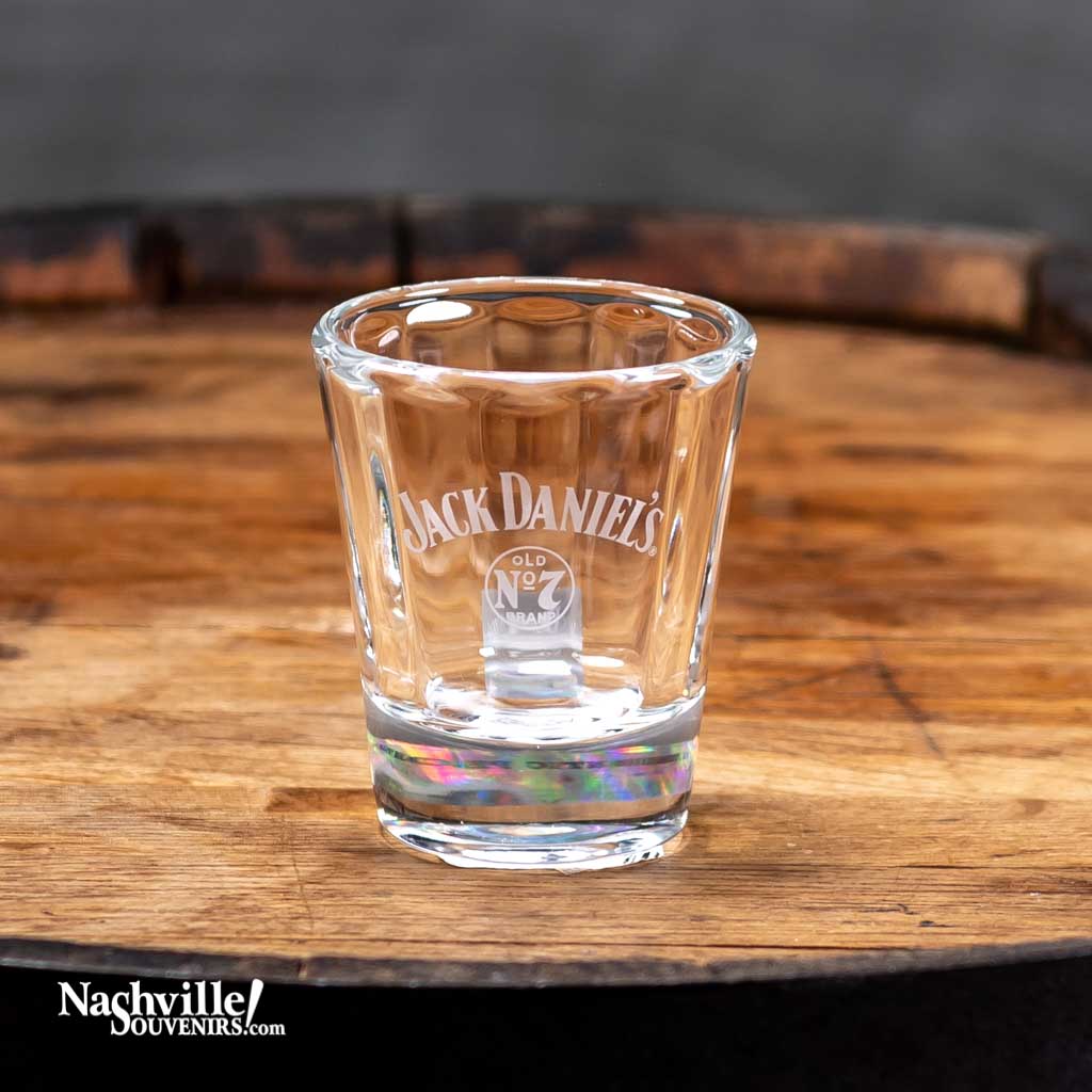 A great new collectible Jack Daniel's "Swing and Bug" Etched Shot Glass in a faceted design.  JD collectors are buying these quickly so don't wait too long to claim yours. They make great gifts for Jack Daniel's lovers everywhere!